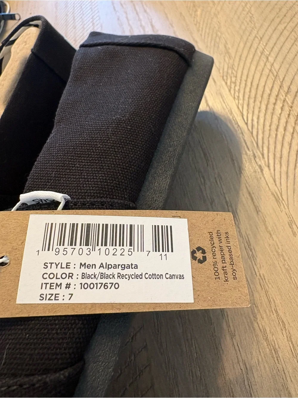 NWT Toms Black Canvas Slip-On Shoes UNISEX